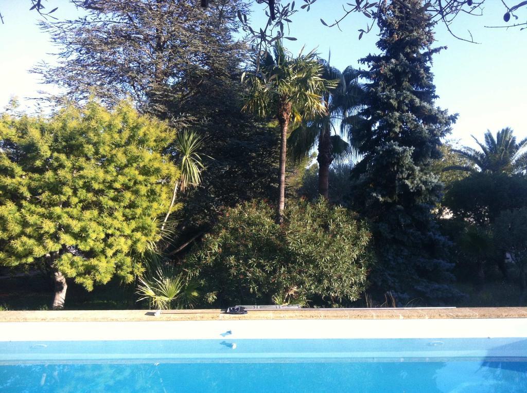 Du Cote De Chez Soi Hotel La Ciotat Bagian luar foto