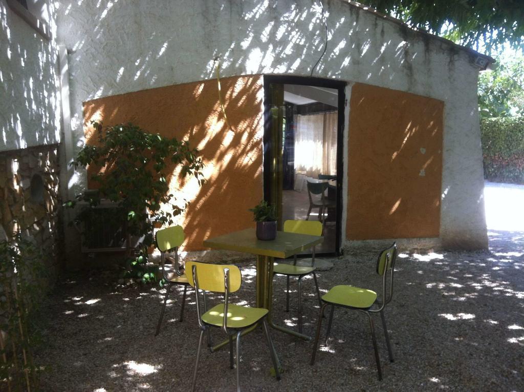 Du Cote De Chez Soi Hotel La Ciotat Ruang foto